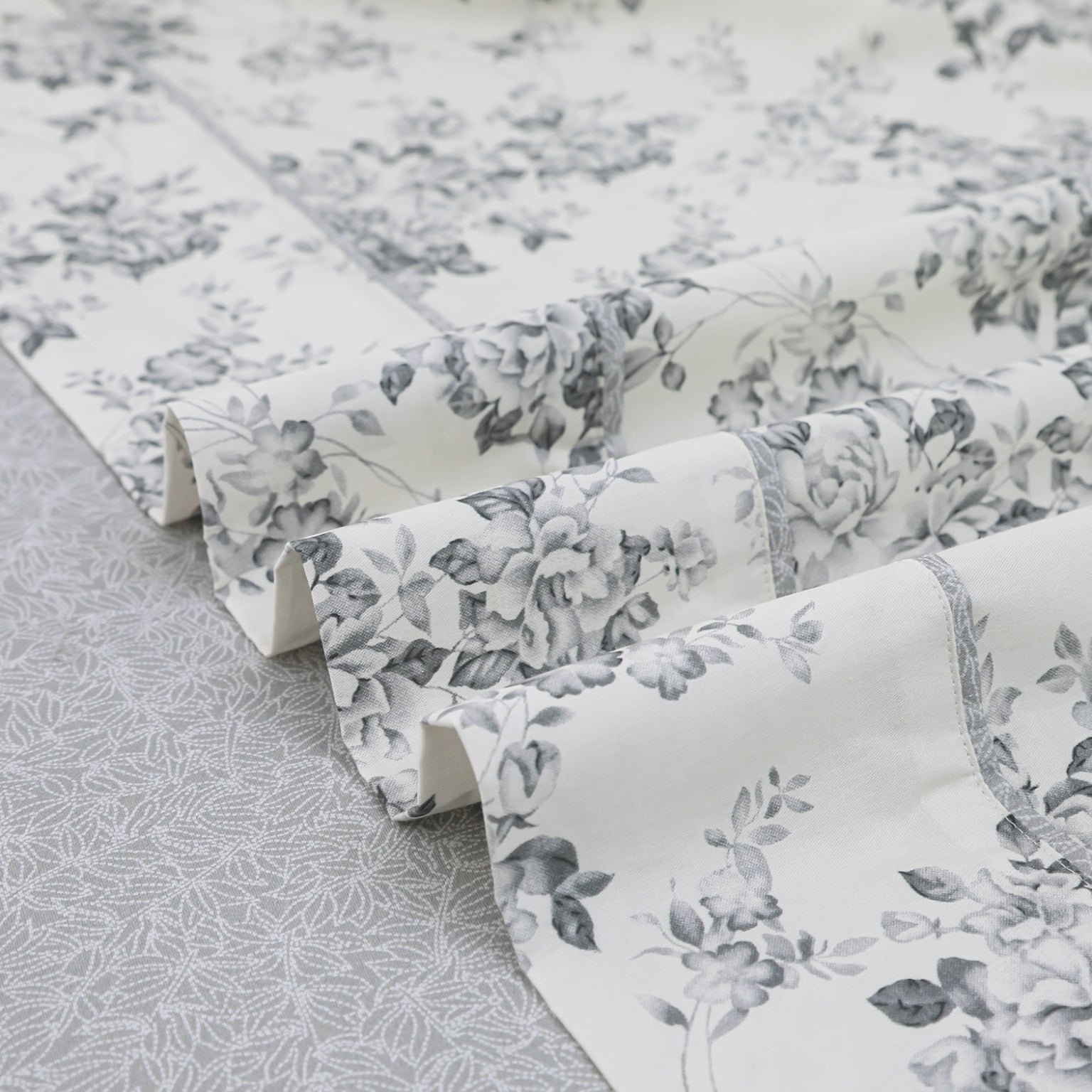 Lucia (ΣΕΤ ΣΕΝΤΟΝΙΑ Υ/Δ 245×270+2 ΜΑΞ/ΘΗΚΕΣ 52×75) 220TC